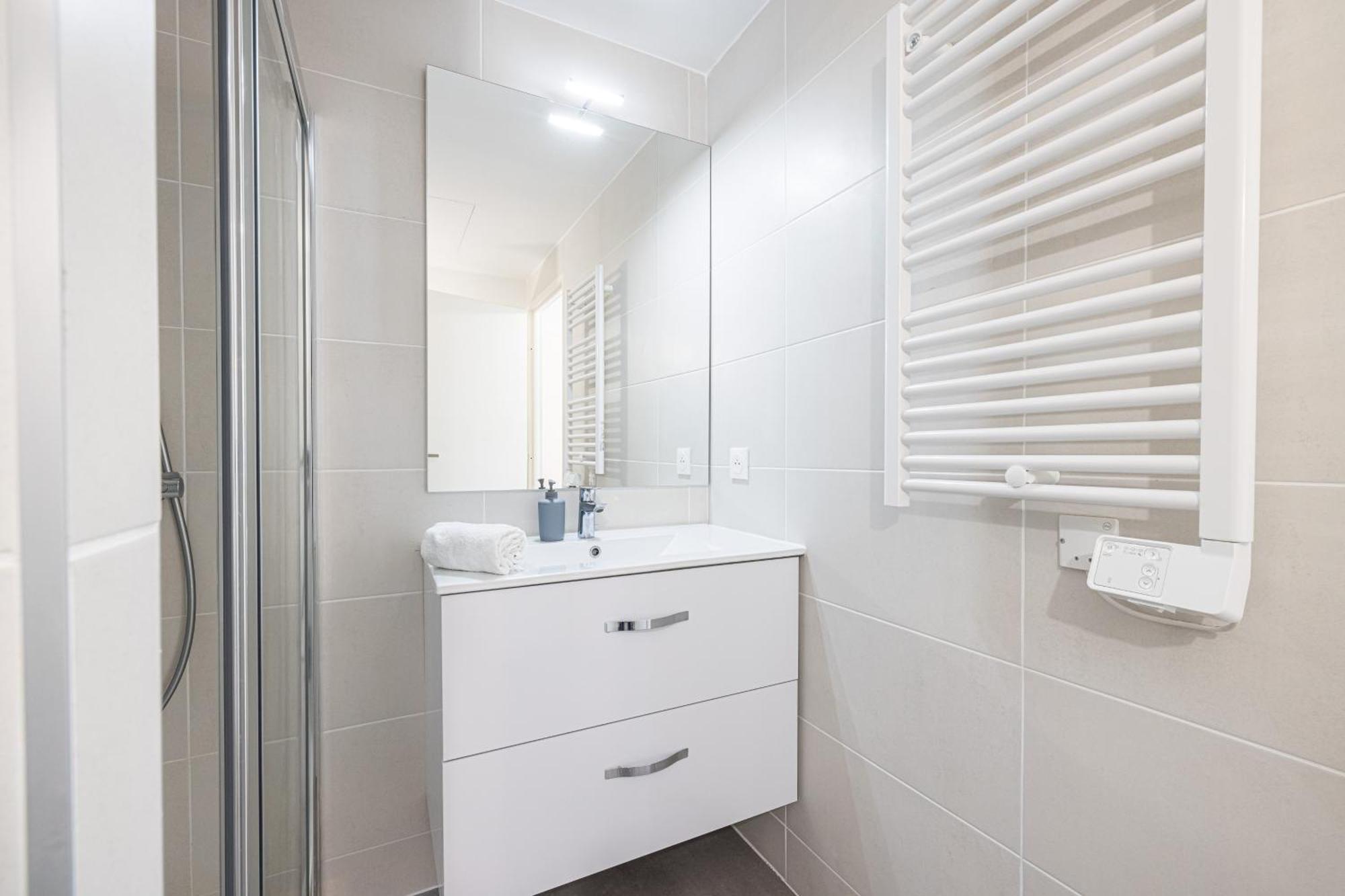 Queen Riviera : Climatisation, Parking, Terrasse 멍똥 외부 사진