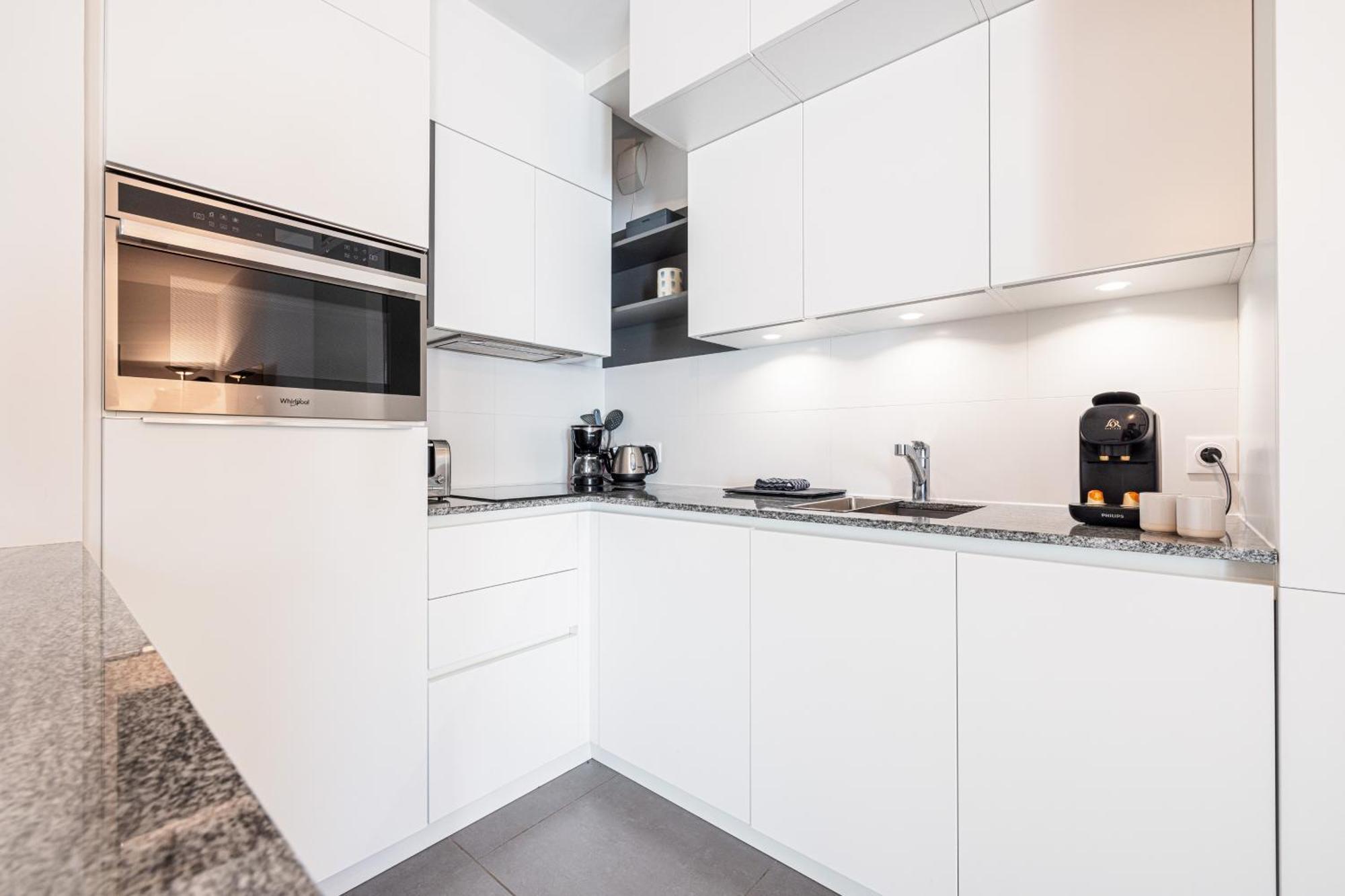 Queen Riviera : Climatisation, Parking, Terrasse 멍똥 외부 사진