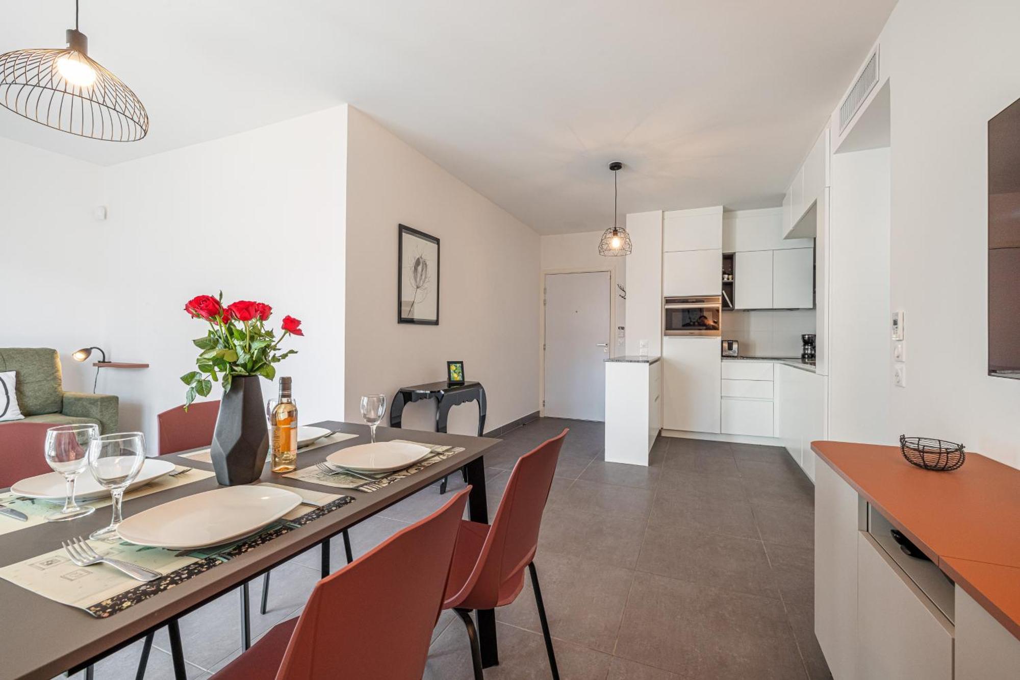 Queen Riviera : Climatisation, Parking, Terrasse 멍똥 외부 사진