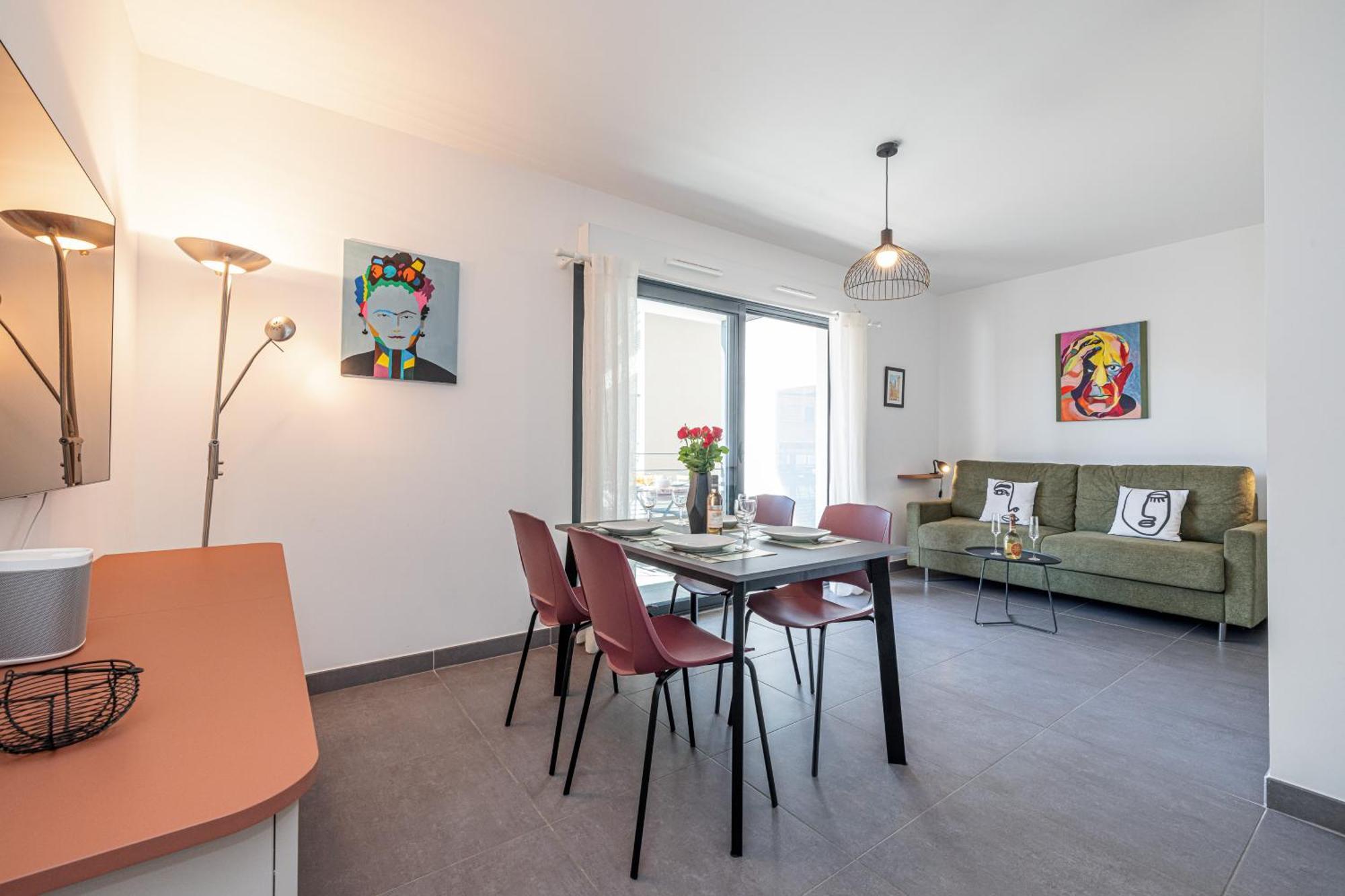 Queen Riviera : Climatisation, Parking, Terrasse 멍똥 외부 사진