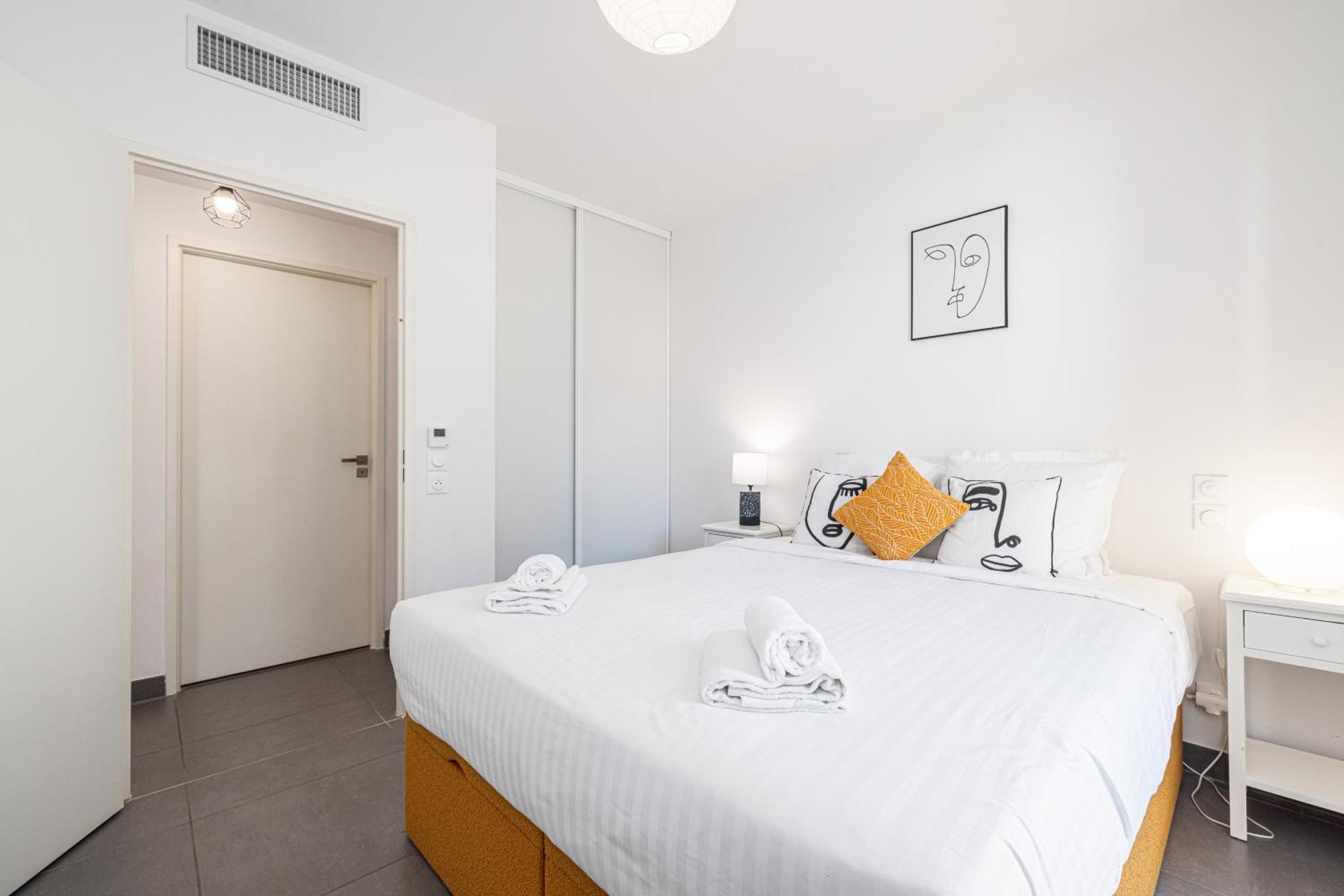 Queen Riviera : Climatisation, Parking, Terrasse 멍똥 외부 사진