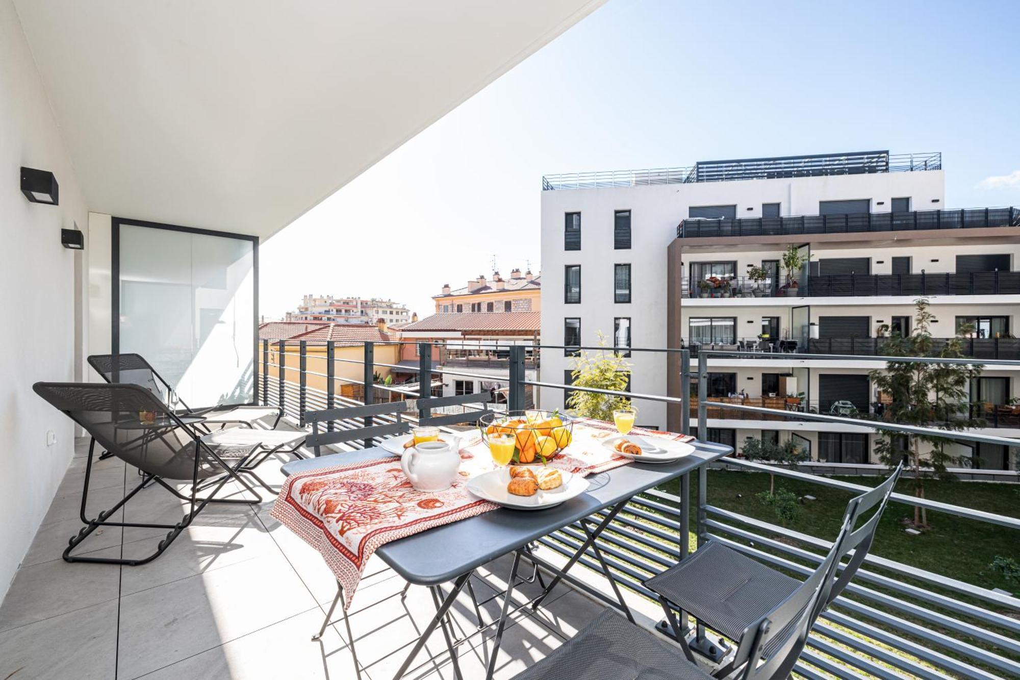 Queen Riviera : Climatisation, Parking, Terrasse 멍똥 외부 사진