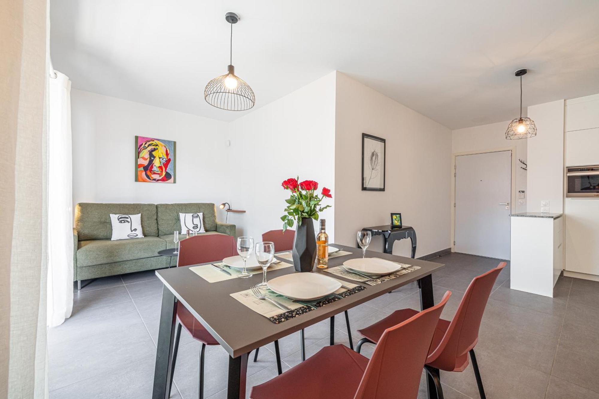 Queen Riviera : Climatisation, Parking, Terrasse 멍똥 외부 사진