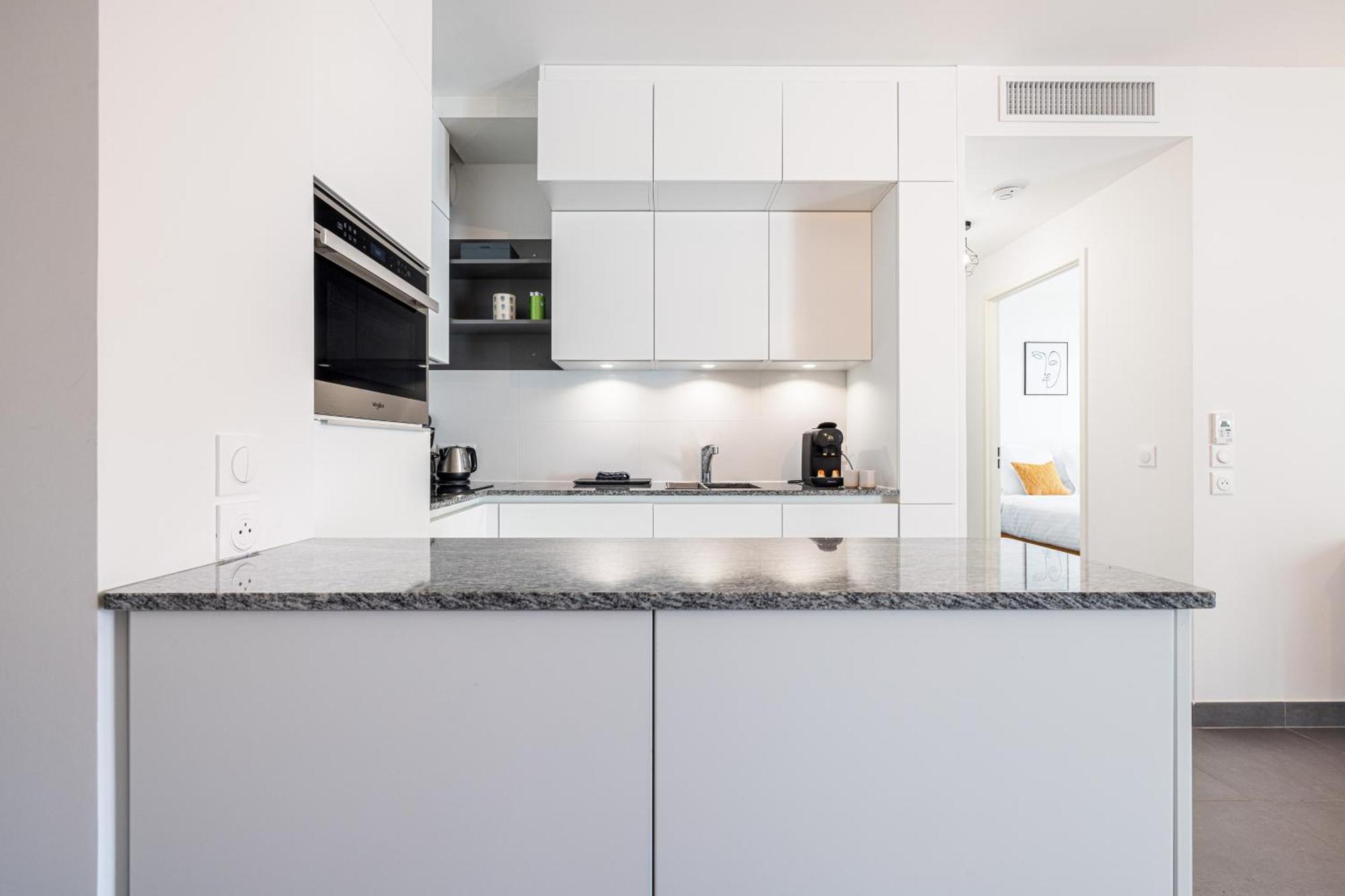 Queen Riviera : Climatisation, Parking, Terrasse 멍똥 외부 사진