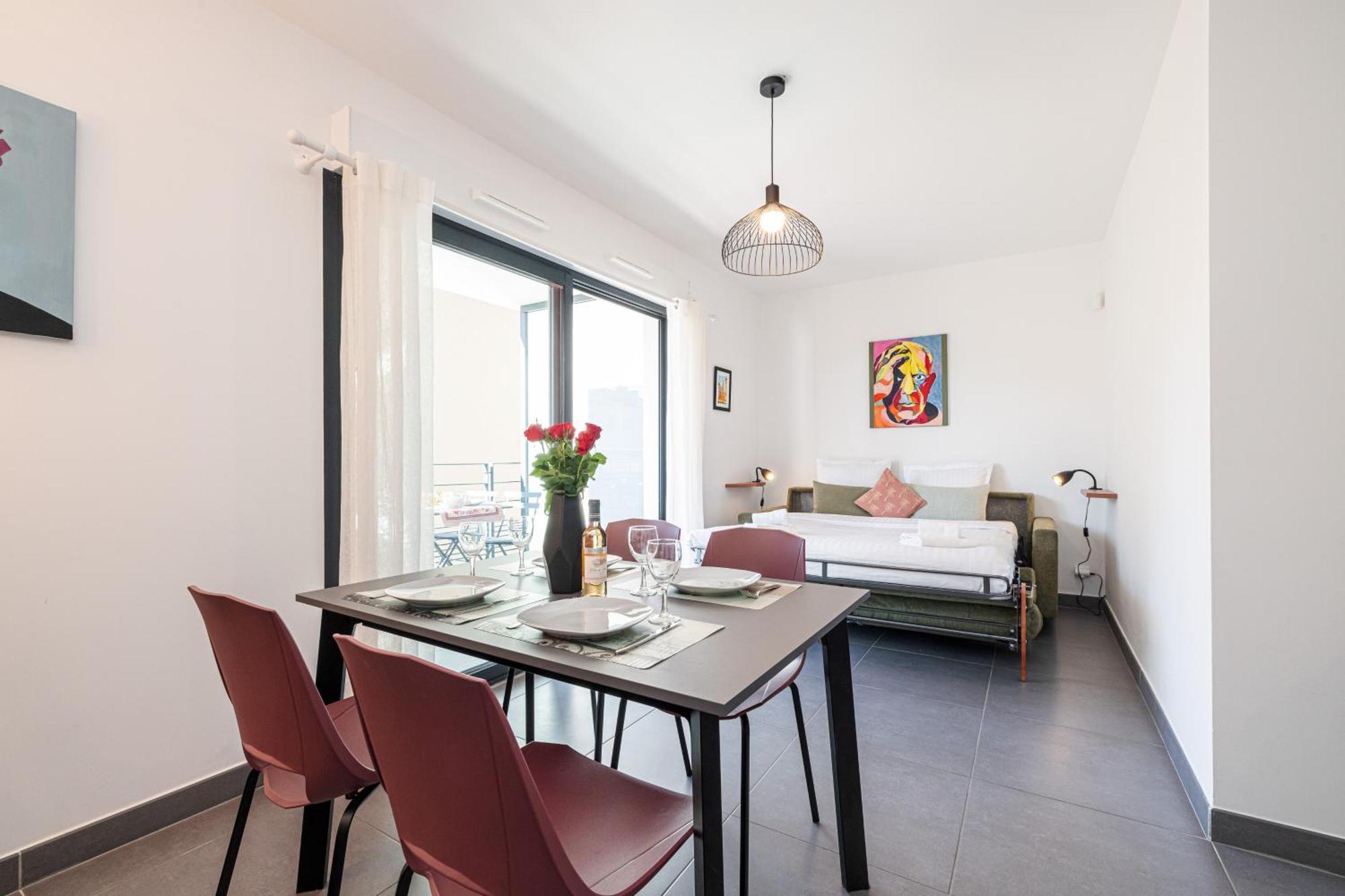 Queen Riviera : Climatisation, Parking, Terrasse 멍똥 외부 사진