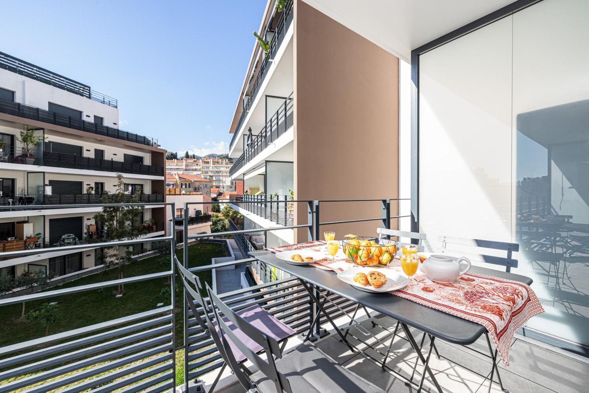 Queen Riviera : Climatisation, Parking, Terrasse 멍똥 외부 사진